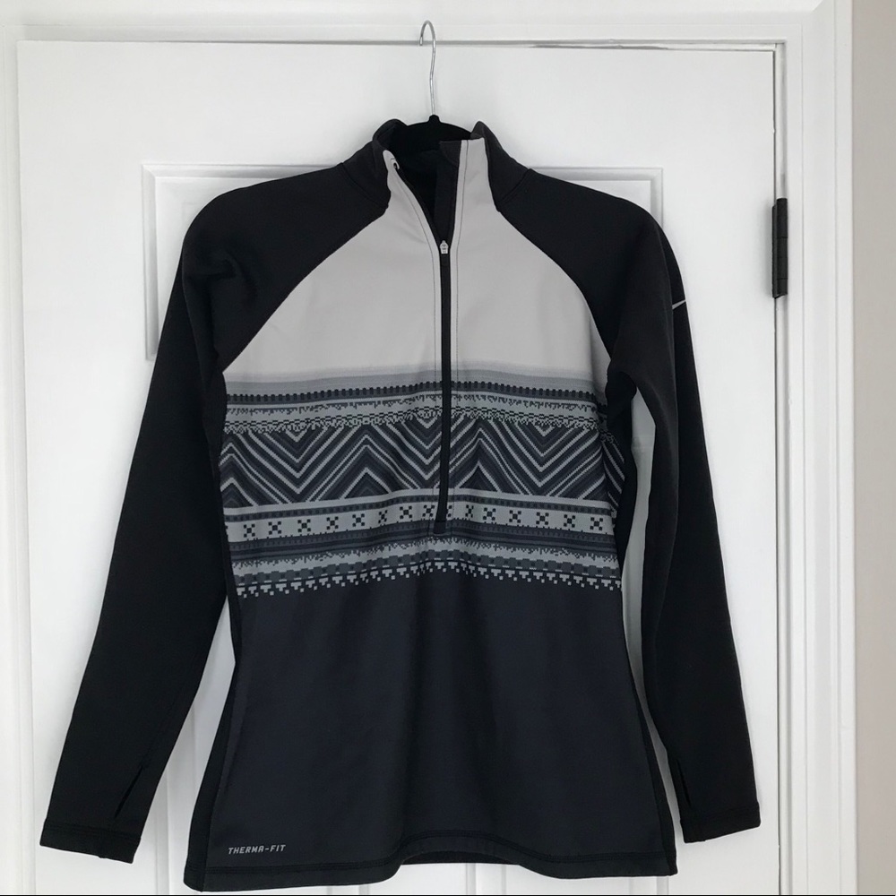 🆕 Nike pro half zip up top. Black & grey NWOT